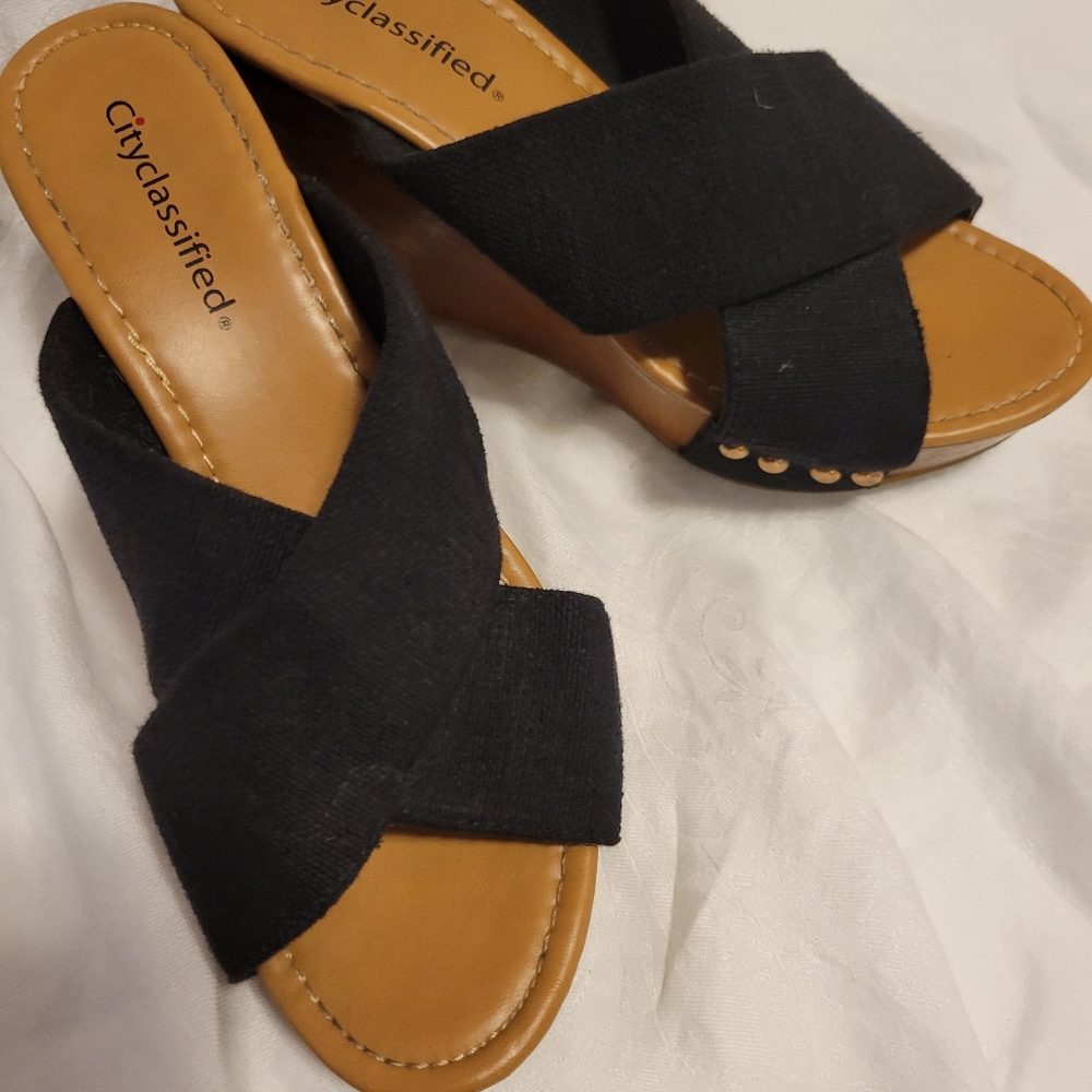 Classified Wedge heels